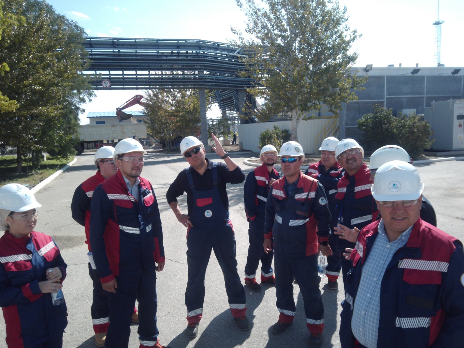  Депутаты Атырауского областного маслихата посетили НПС «Атырау»