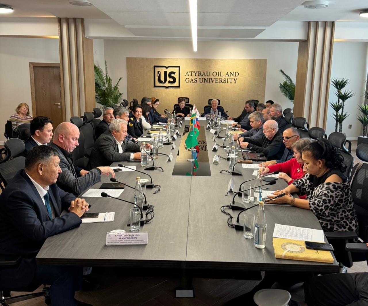 Тему сохранения экосистемы Каспия обсудили в Атырау