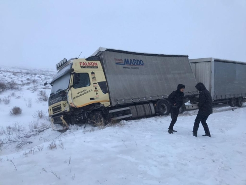 Учитель и двое школьников погибли в ДТП в Актюбинской области