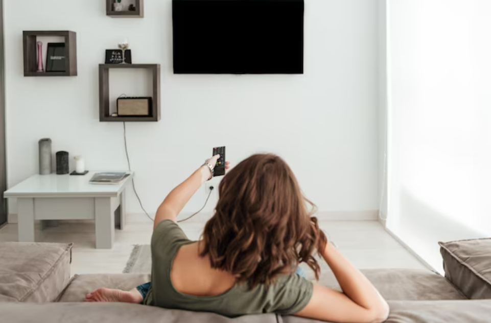 По всему Казахстану отключат телевидение и радио