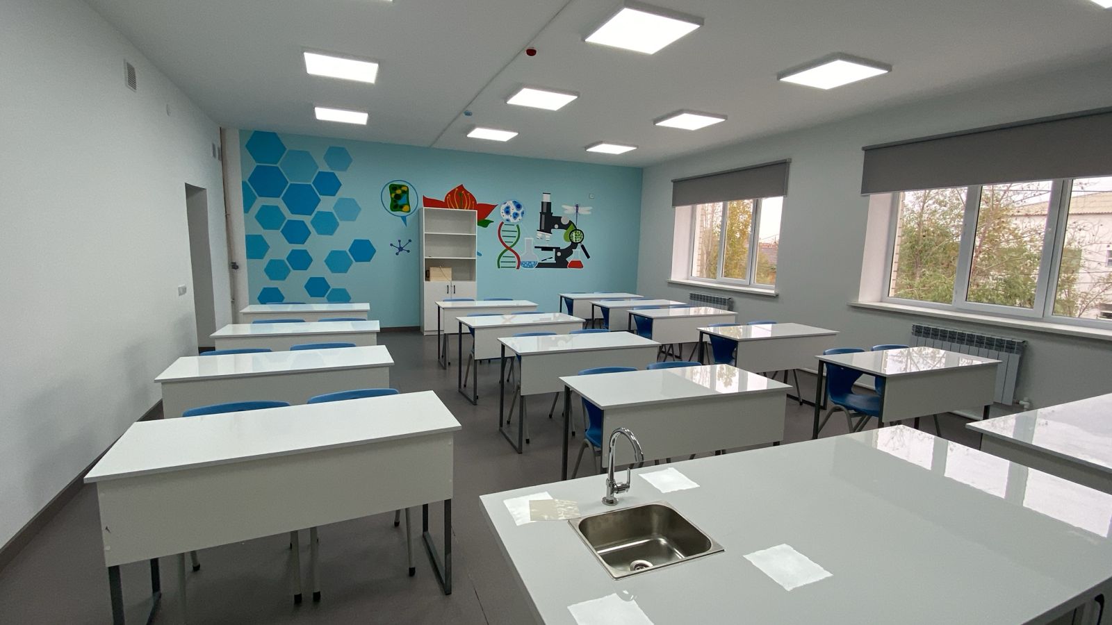 Количество трехсменных школ в Казахстане сократилось в четыре раза