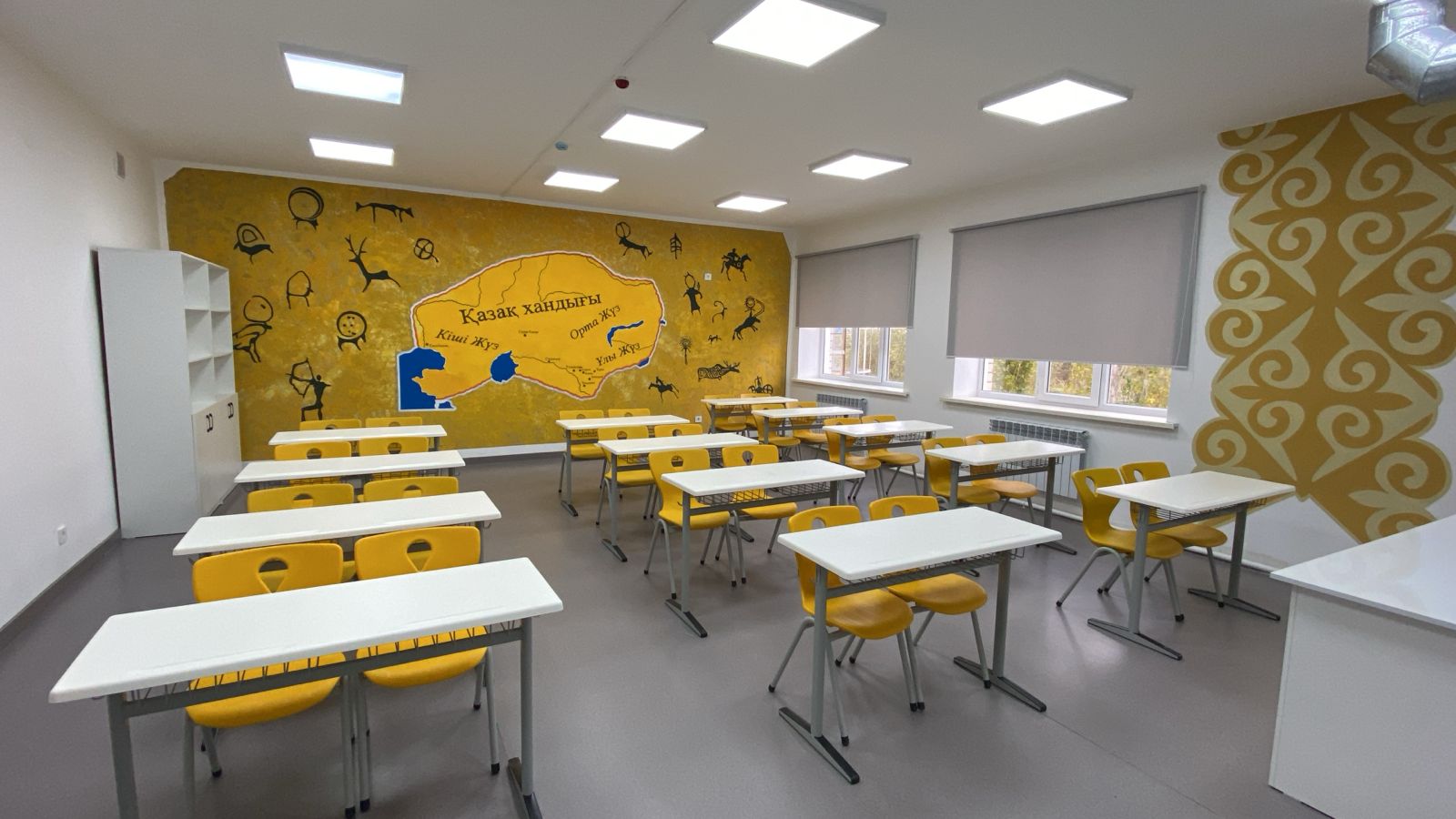  В Атырау для повышения качества образования в 64 школах работают 2 484 камеры