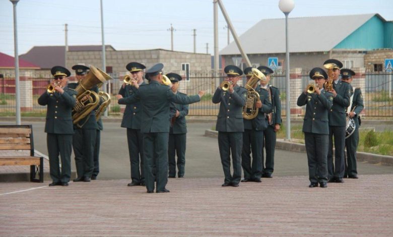 ЖЕҢІС-80: Атырауда әскери әндер шеруі өтті