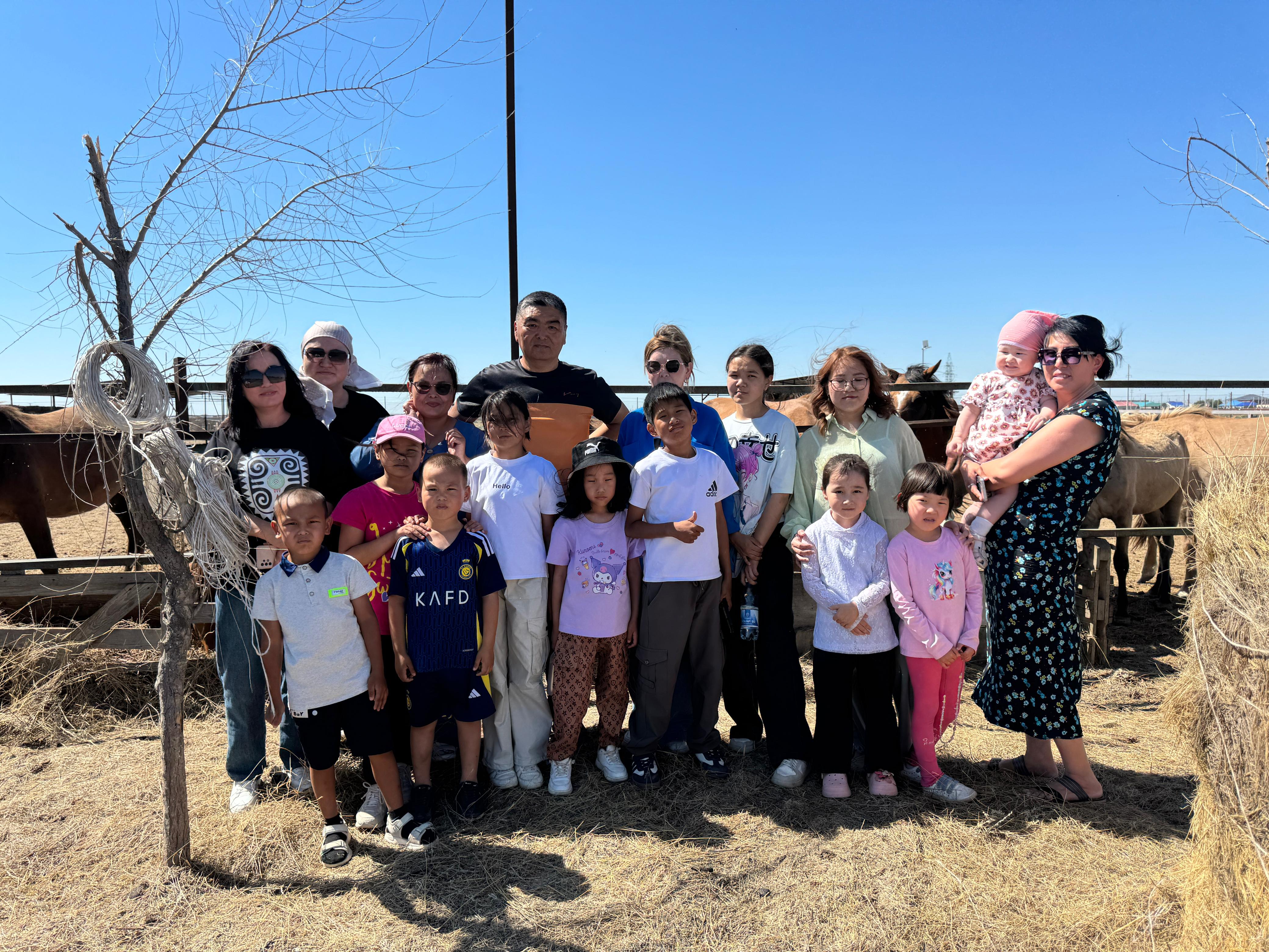 Урок доброты для детей организовала «Маленькая страна» в Атырау