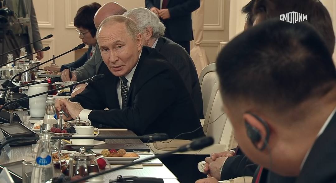 «Я не вижу никаких осложняющих моментов в развитии наших отношений» — Владимир Путин