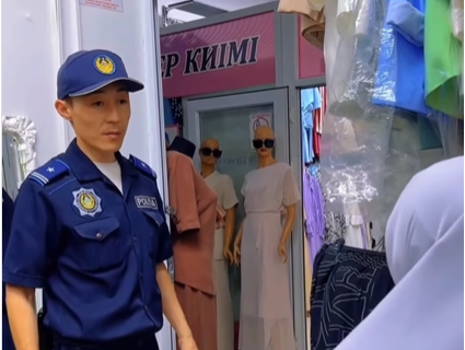 Атырауские полицейские напомнили горожанам о запрете одежды, закрывающей лицо