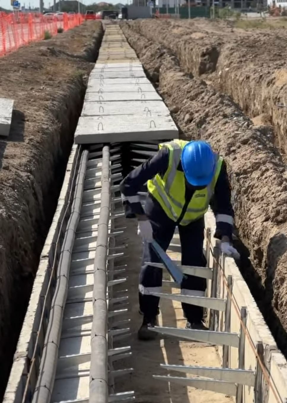 В микрорайоне Нурсая прокладывают 66 километров электрических сетей