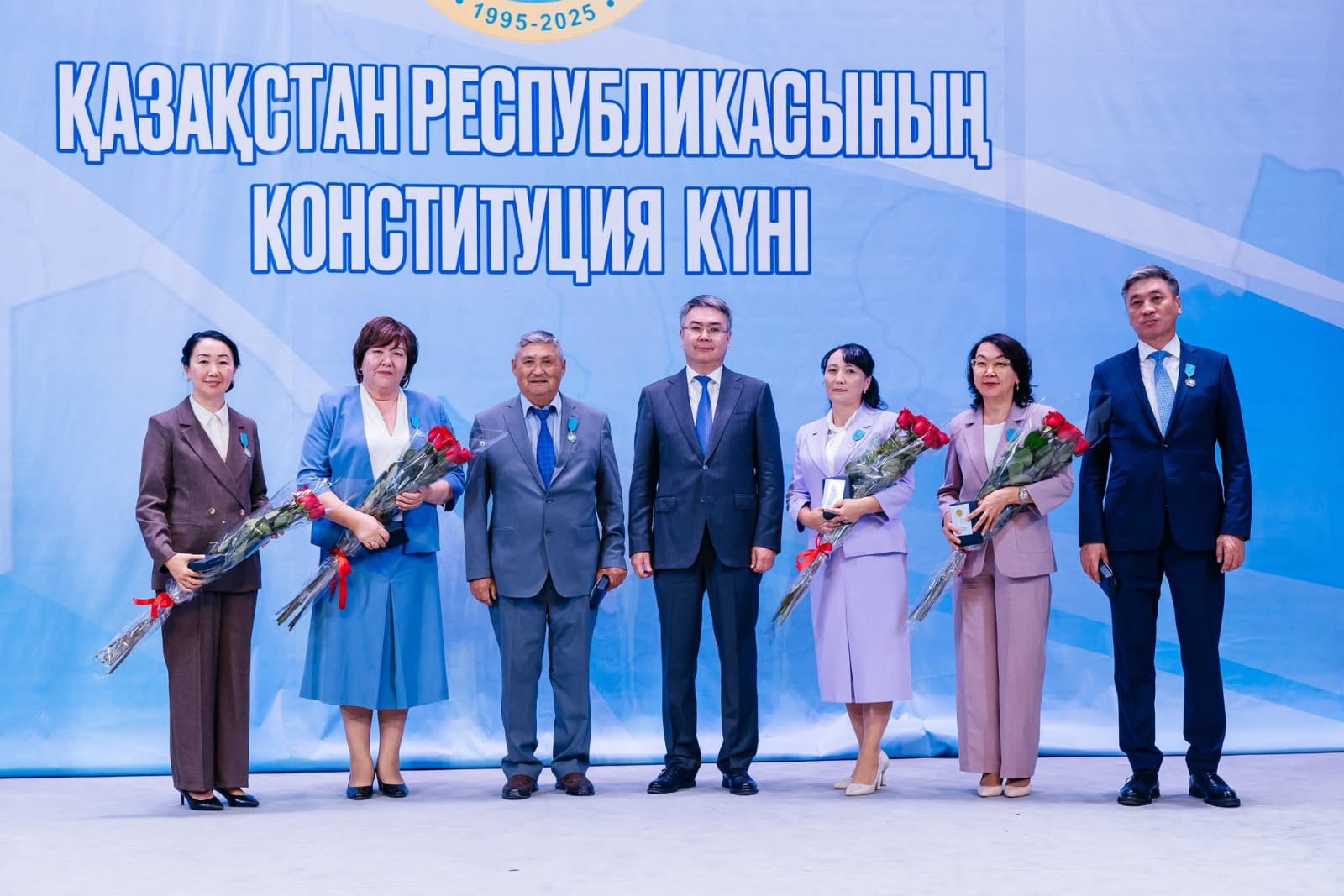 В Атырау в честь 30-летия Конституции наградили лучших тружеников