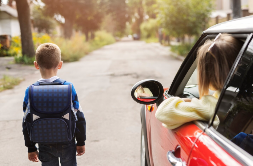 В Атырау у школ снова ограничили скорость: «Сергек» следит за безопасностью детей