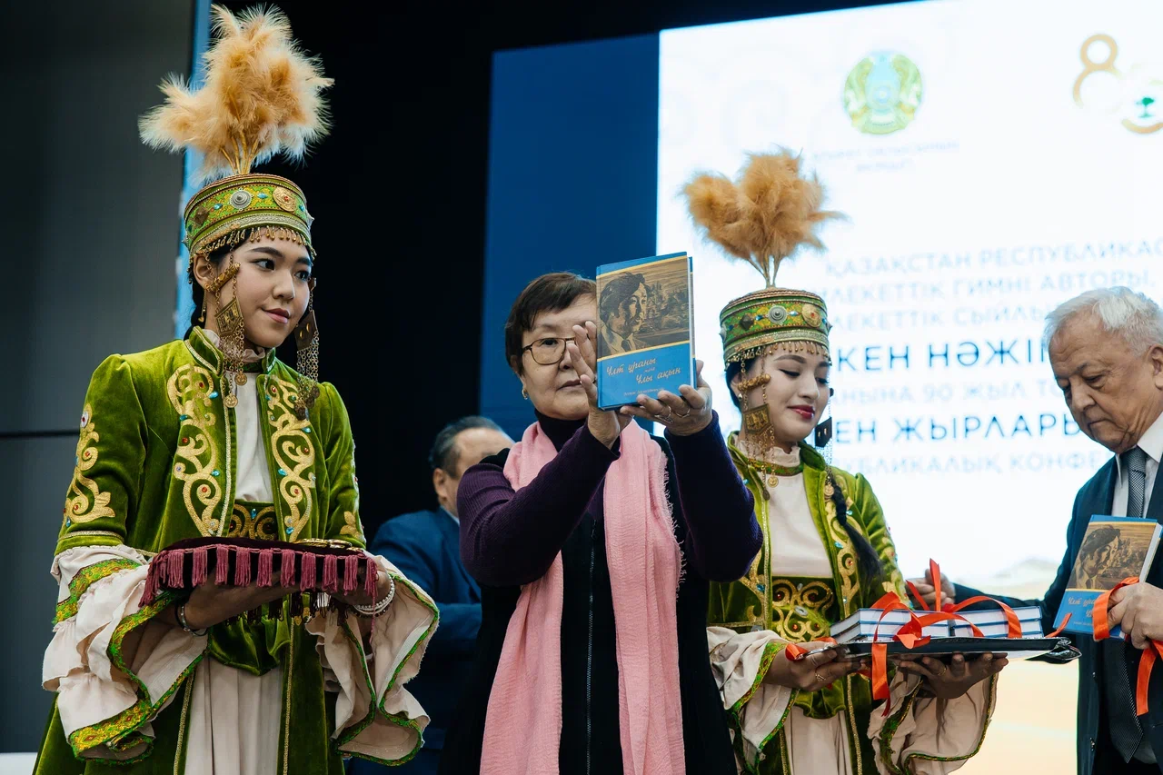 В Атырау состоялась презентация книги «Ұлт ұраны және Ұлы ақын» о Жумекене Нажимеденове