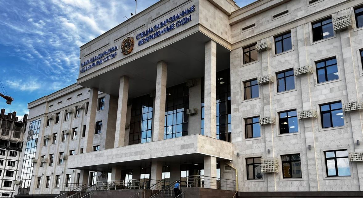 Суд перенес заседание по делу Яны Легкодимовой из-за болезни одного из адвокатов обвиняемых