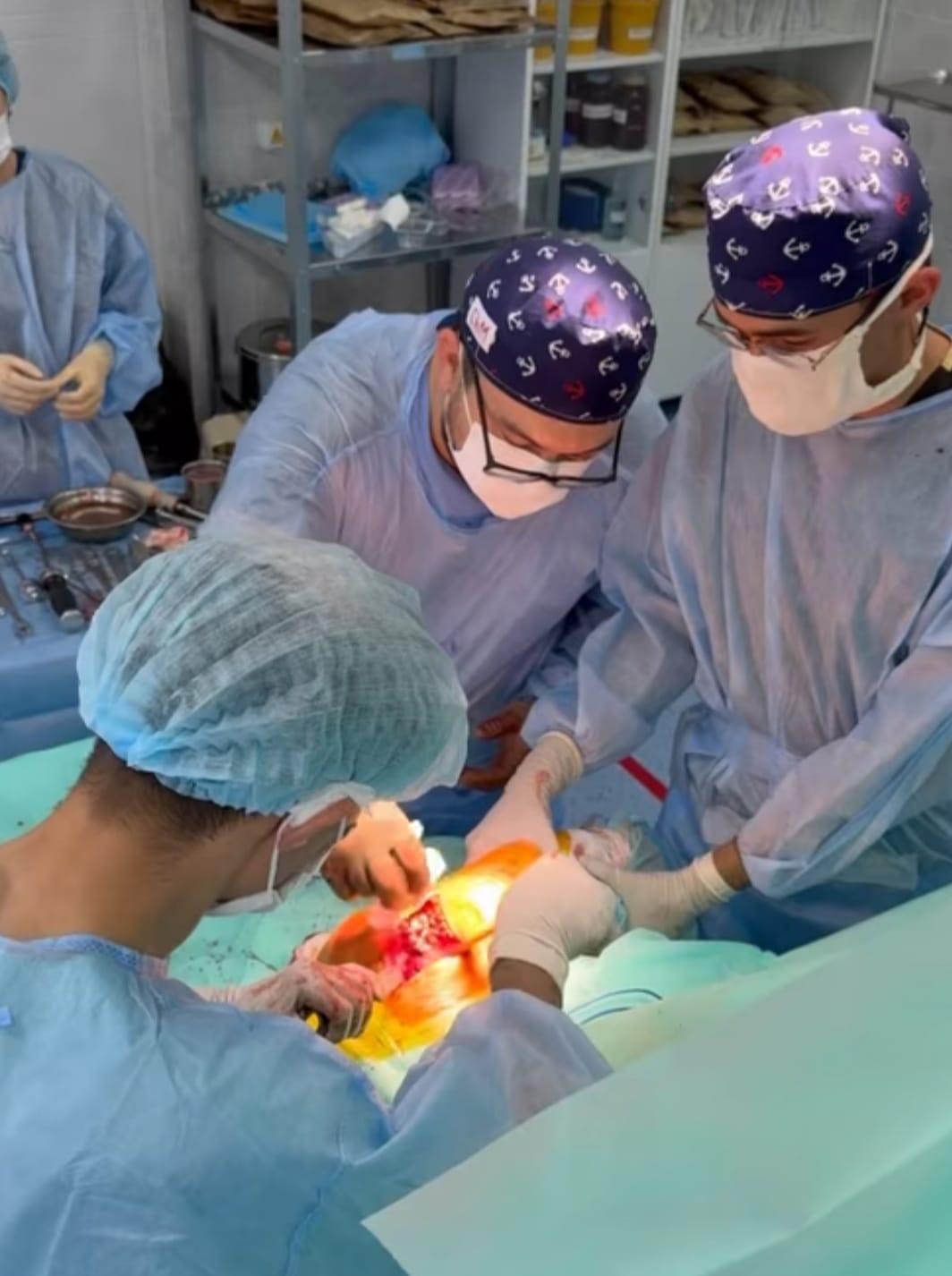  В Жылыойском районе провели первую успешную операцию по эндопротезированию сустава