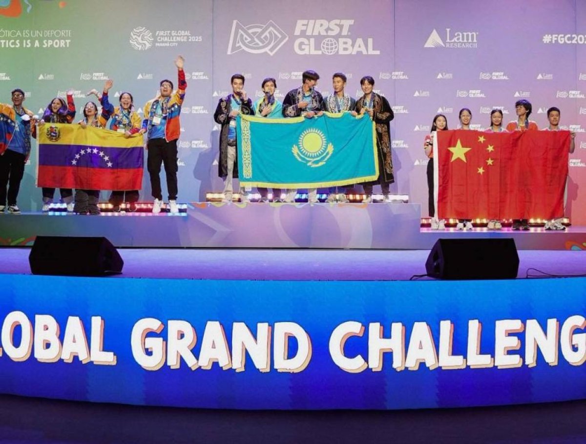 Казахстанские школьники стали четырехкратными чемпионами мира по робототехнике в Панаме