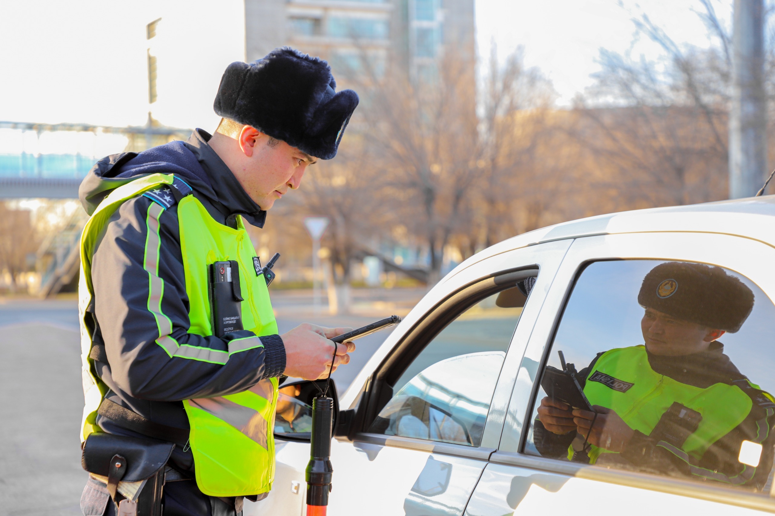Акиматы будут штрафовать как полиция? В Казахстане готовят новый закон