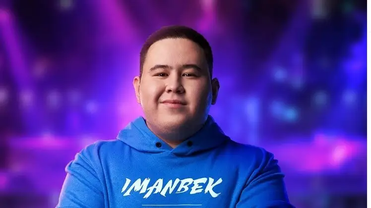 Иманбек трассада қалып қойған жолаушыларға көмектесті  