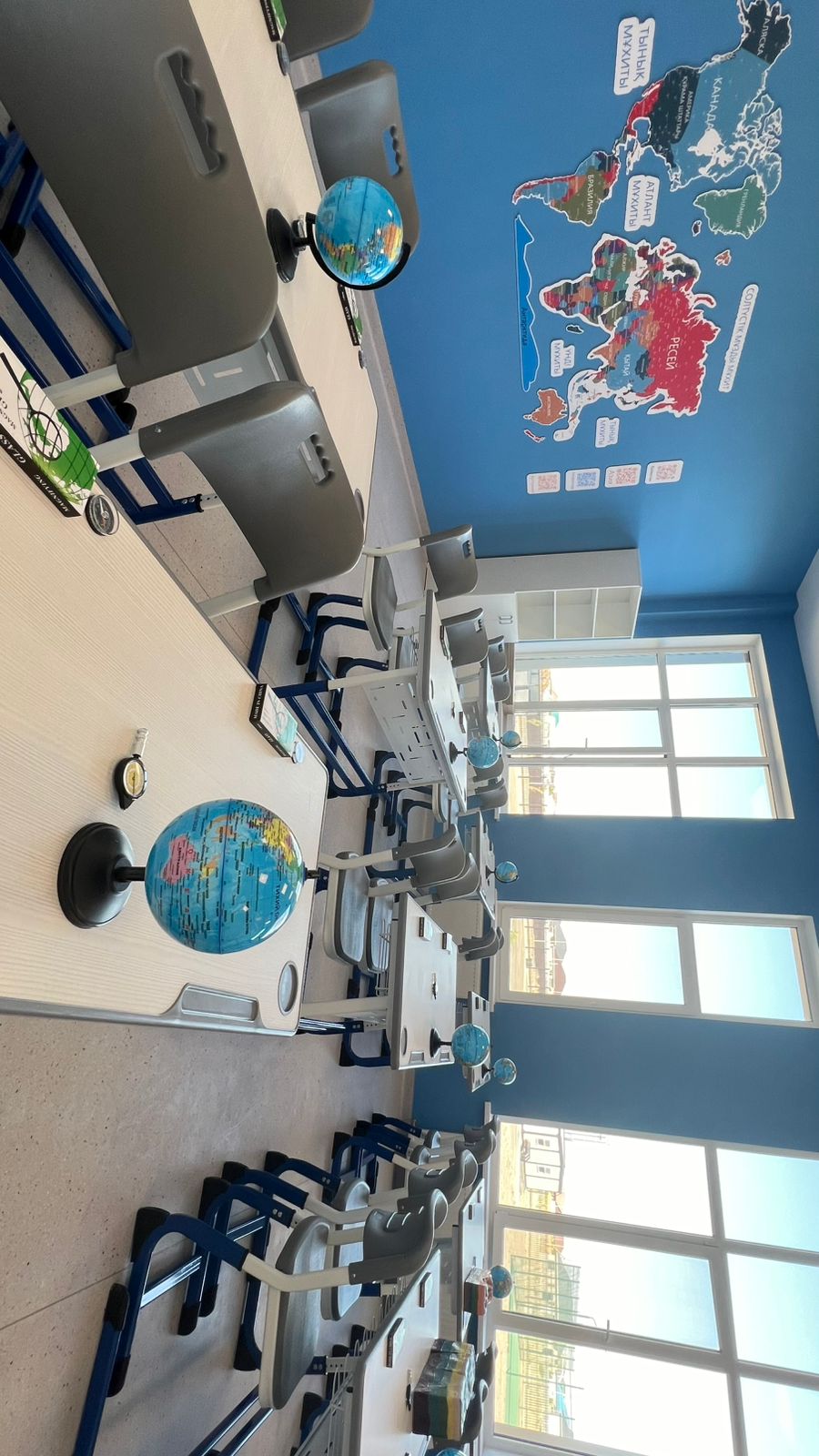 Премии до 26 окладов получат педагоги в Казахстане за победы их учеников в науке