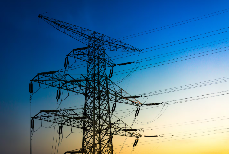 В прошлом году в Атырауской области было заменено около 200 километров линий электропередачи