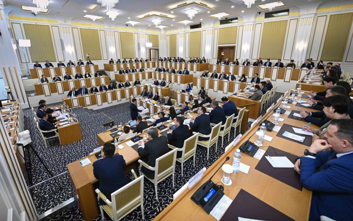 Запрет на участие коррупционеров в выборах предлагают закрепить в Конституции