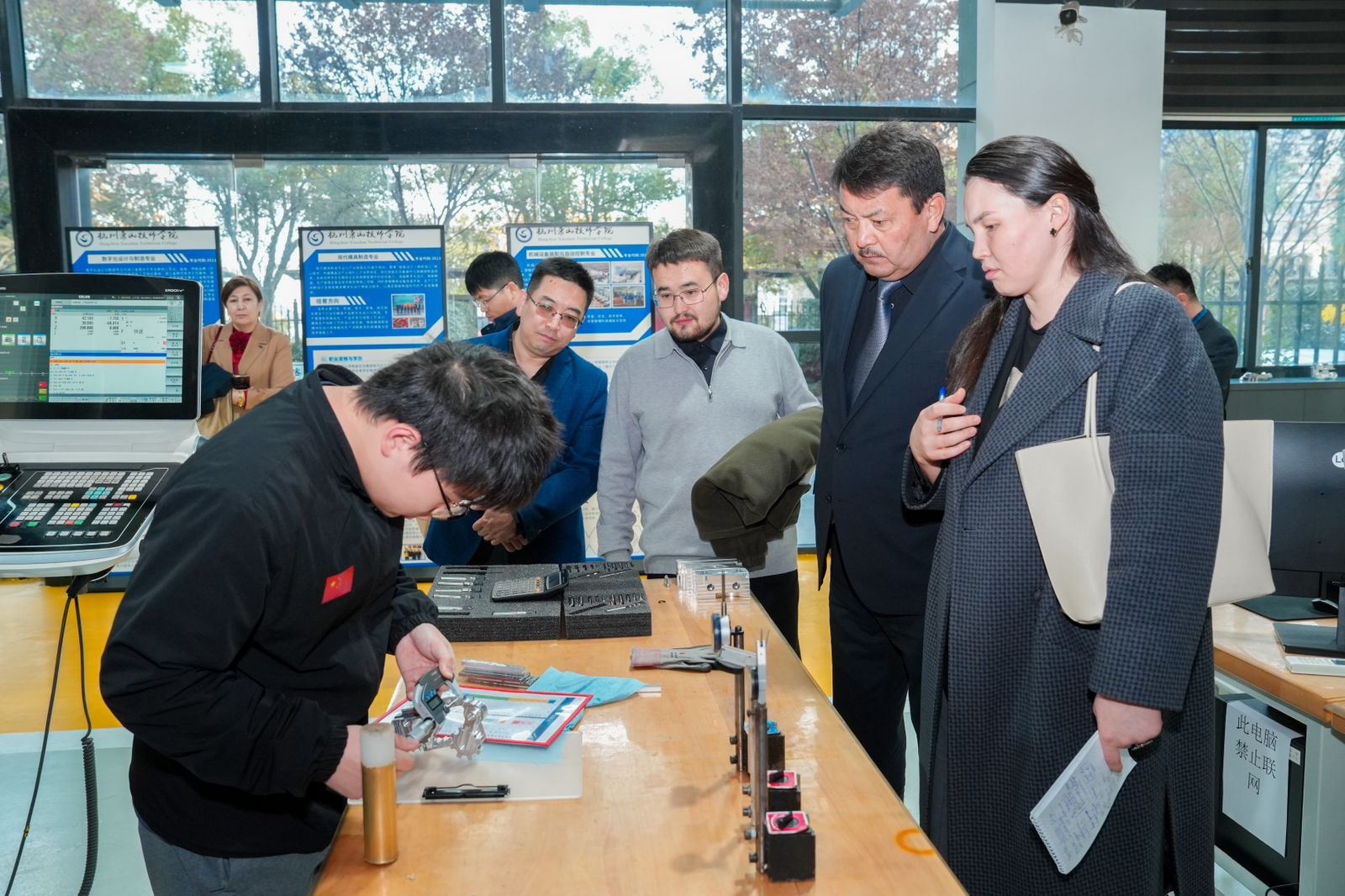 Атырауские студенты осваивают передовые технологии Китая