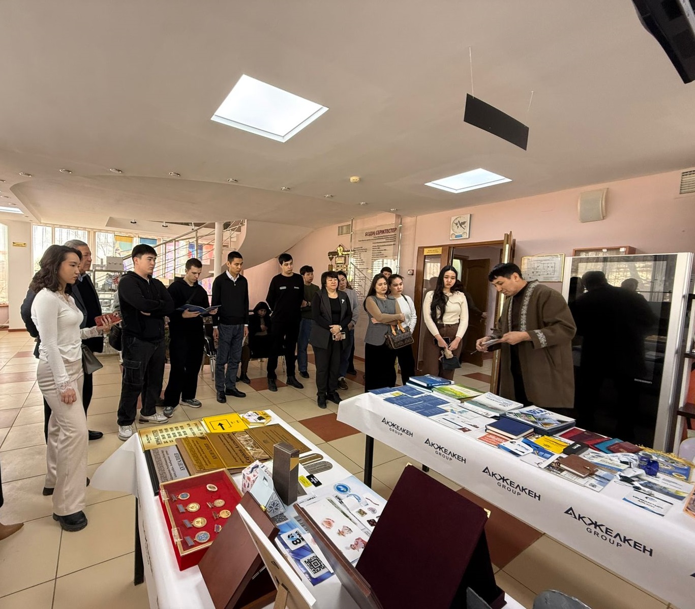 Атырауские студенты ознакомились с работой рекламного агентства «Акжелкен»