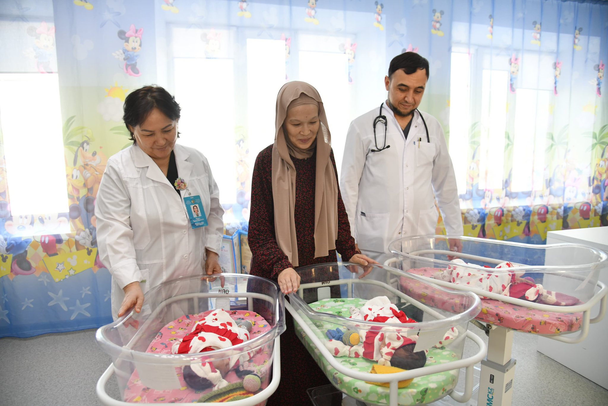 Атырауда 2026 жылдың алғашқы үшемі перзентханадан шықты