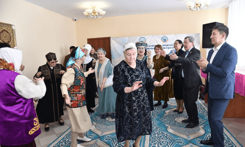 Атырау қалалық ардагерлер кеңесі Алғыс айту күнімен құттықтады