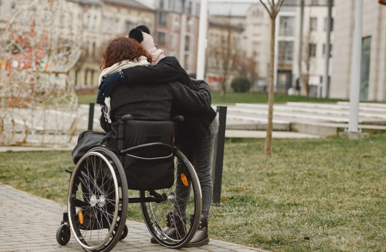 Атырауда мүмкіндігі шектеулі азаматтар қалай дауыс береді?