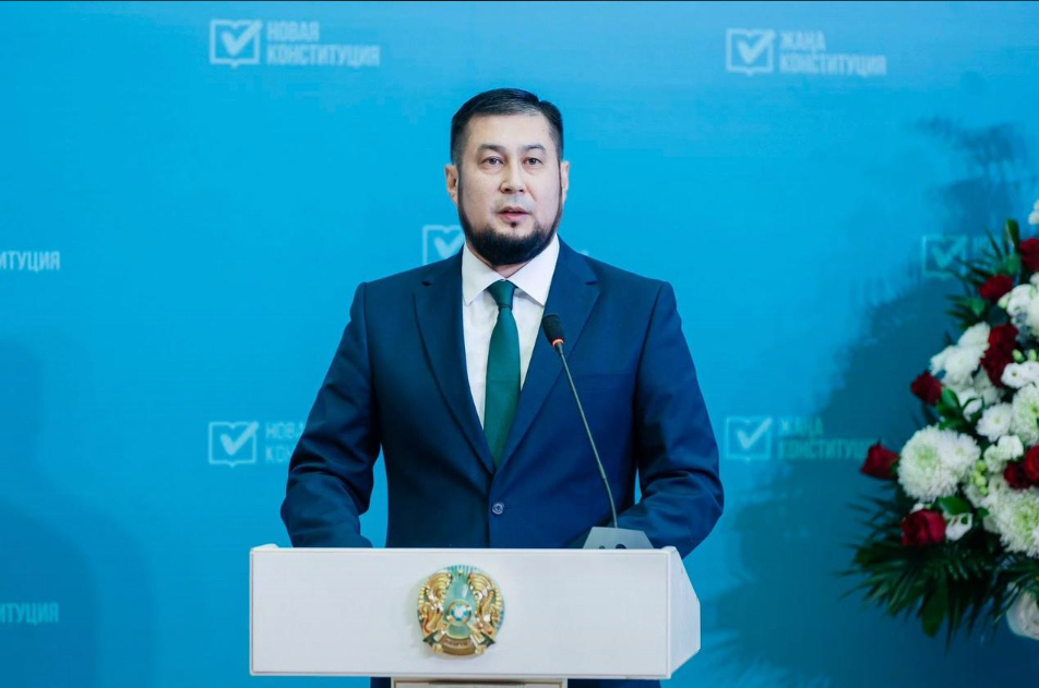 Атыраулық айтыскер ақын жаңа Конституция жобасына пікір білдірді