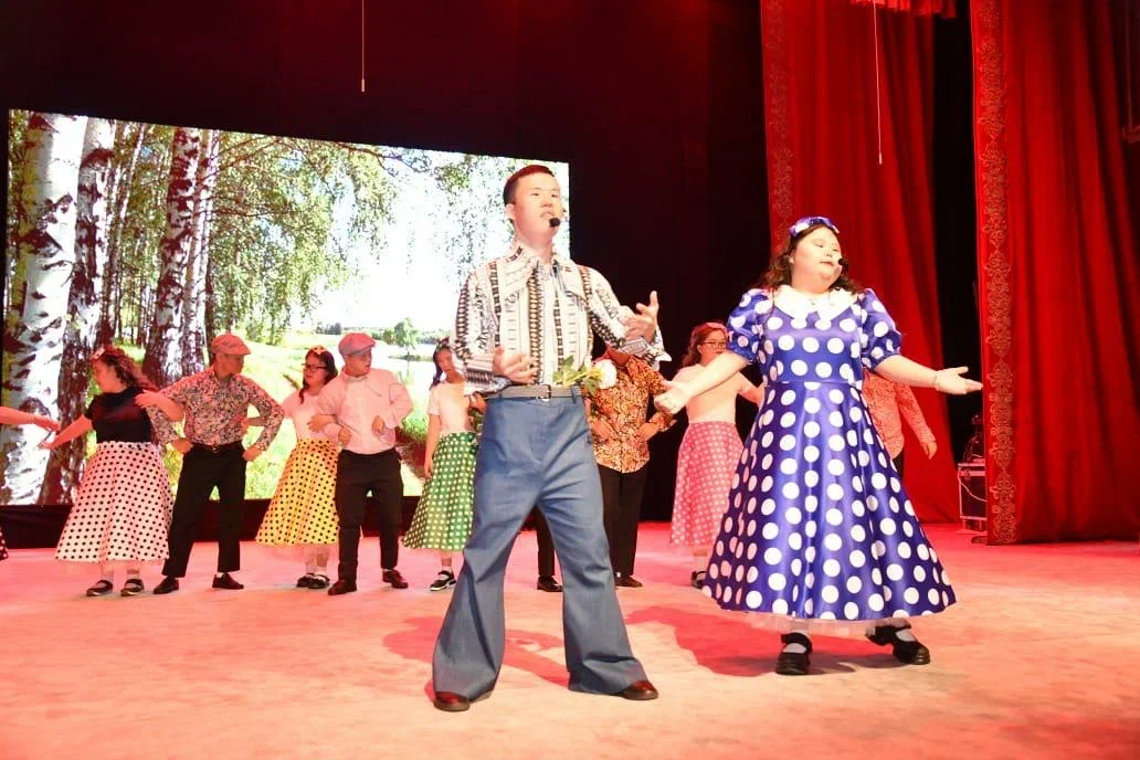 В Атырау инклюзивный театр «Күн» представил первое произведение из нового репертуара